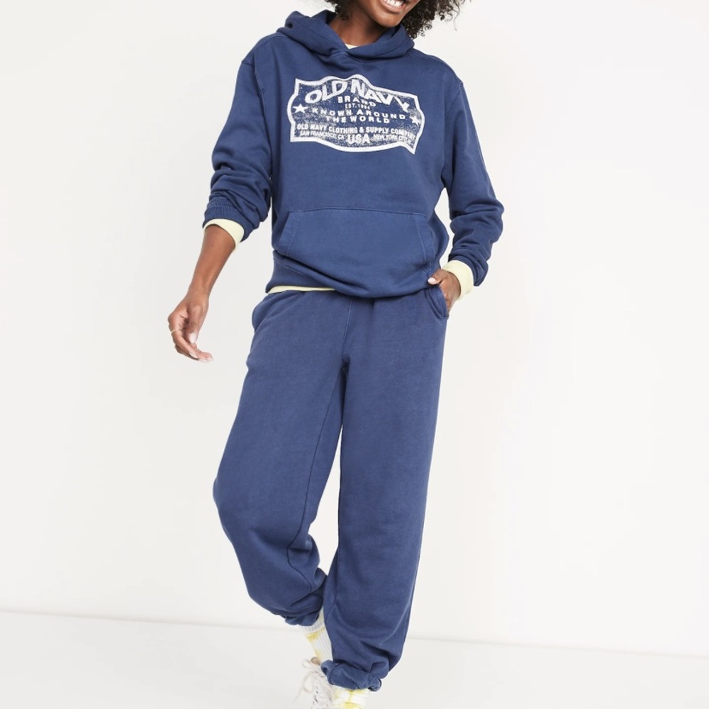 Old navy sweatsuit